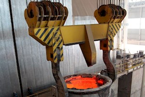 برای نخستین بار در فولاد هرمزگان انجام شد؛ بومی‌سازی شفت اتصال الکتروموتور جرثقیل ۲۴۰ تن در فولاد هرمزگان، راهبرد تقویت توان داخلی