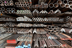 بحران پنهان فولاد عیان شد؛ مدل حجمی تولید، بازار آهن‌آلات را به پرتگاه رساند