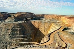ذخیره ۳۸۰ میلیون تن سنگ‌های تزئینی در معادن خراسان جنوبی