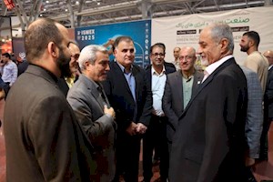 بازدید سرپرست اداره کل صمت استان اصفهان از نمایشگاه تخصصی فولاد
