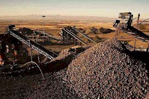 فروش گنج ملی به نازل‌ترین قیمت/ خام‌فروشی سنگ‌آهن، صنعت فولاد ایران را به آستانه فروپاشی خواهد برد؟